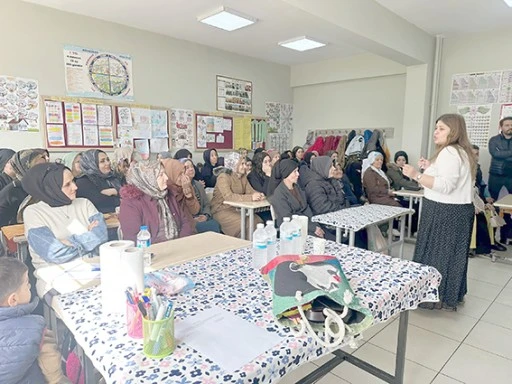 VELİLERE SAĞLIKLI İLİŞKİLERİN ANAHTARI ANLATILDI