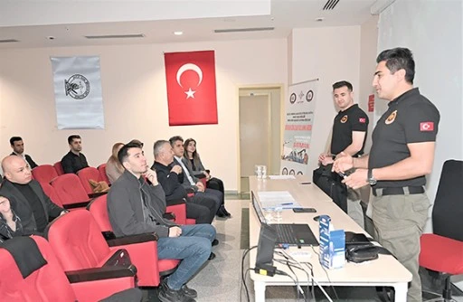 EMNİYET MENSUPLARINA, G&Uuml;VENLİK CİHAZLARI KULLANMA KURSU VERİLDİ