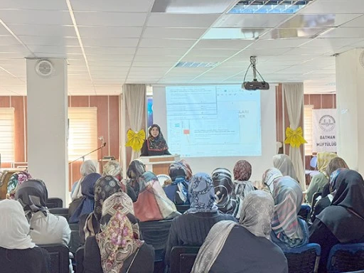 KURS &Ouml;ĞRETİCİLERİYLE İSTİŞARE TOPLANTISI