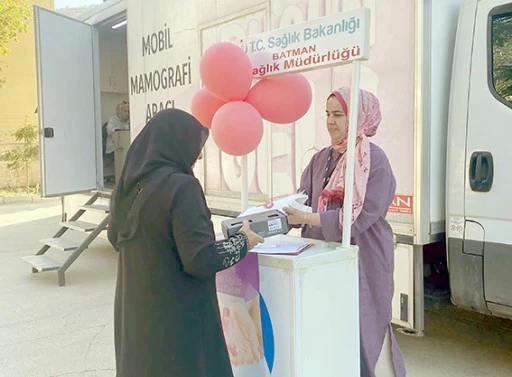 MOBİL KANSER TARAMA ARACI KADINLARIN HİZMETİNDE