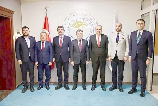 BAKAN YUMAKLI İLE BATMAN'IN TARIMSAL GELECEĞİ G&Ouml;R&Uuml;Ş&Uuml;LD&Uuml;