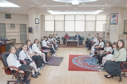 REKT&Ouml;RL&Uuml;K MAKAMINDA MİNİK BİR REKT&Ouml;R!