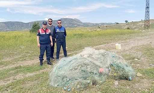 BATMAN BARAJI'NDA 2500 METRE HAYALET AĞ İMHA EDİLDİ