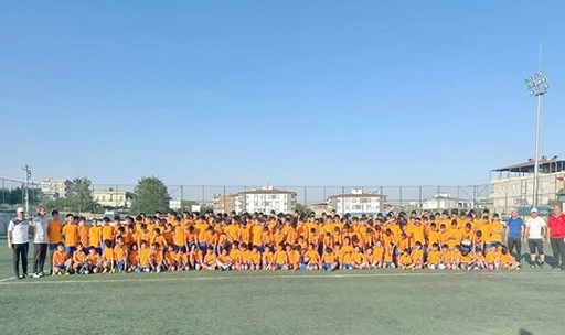 YAZ OKULLARI HEM EĞLENDİRİYOR HEM GELİŞTİRİYOR