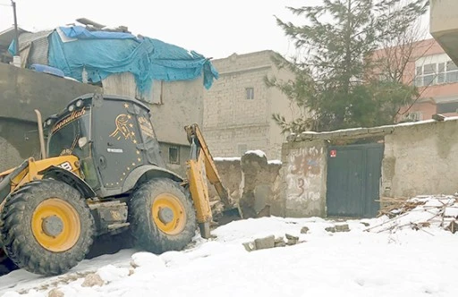 METRUK BİNALAR TEK TEK YIKILIYOR