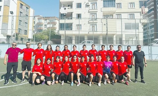 1955 BATMAN BELEDİYESPOR&rsquo;DAN B&Uuml;Y&Uuml;K BAŞARILAR