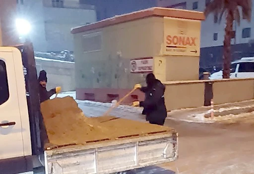 EKİPLER SOKAK SOKAK DOLAŞARAK SABAHLADI