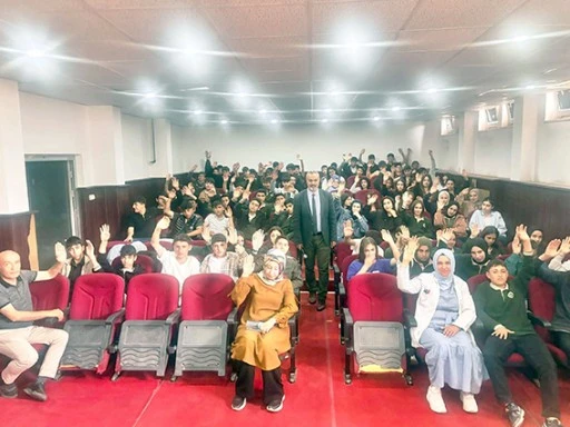 &Ouml;ZMEN, 150. KONFERANSINI BİTLİS&rsquo;TE VERDİ