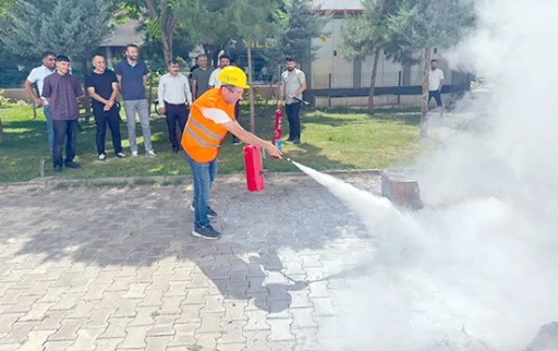 İŞKUR'DA YANGIN S&Ouml;ND&Uuml;RME TATBİKATI YAPILDI
