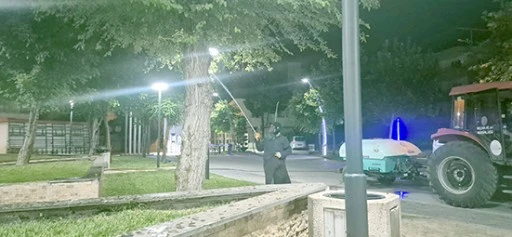 YEŞİL ALANLARDA İLAÇLAMA ÇALIŞMASI DEVAM EDİYOR