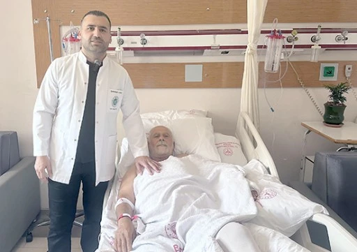AĞIR YARALANAN HASTA BAŞARILI AMELİYATLA KURTARILDI