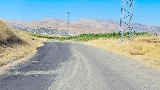 İL &Ouml;ZEL İDARESİ KOZLUK&rsquo;TA YOL STANDARTLARINI Y&Uuml;KSELTTİ