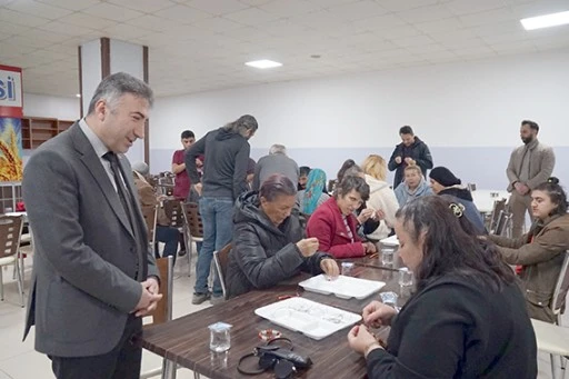 ENGELSİZ BİREYLERE TAKI TASARIMI AT&Ouml;LYE ETKİNLİĞİ