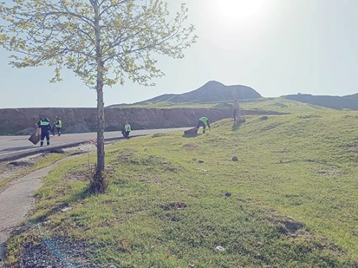 &Ccedil;EVRE YOLLARINDA KAPSAMLI TEMİZLİK SEFERBERLİĞİ