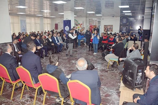 BAKAN YARDIMCISI BATMAN&rsquo;DA GEN&Ccedil;LERLE BULUŞTU