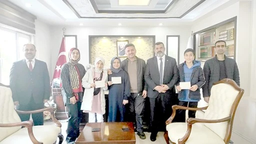 ORTAOKUL &Ouml;ĞRENCİLERİ ARASINDA ŞİİR OKUMA YARIŞMASI