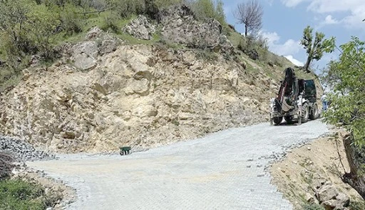 GE&Ccedil;İTLİ&rsquo;DE PARKE TAŞI &Ccedil;ALIŞMALARI TAMAMLANDI