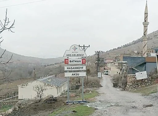 293 K&Ouml;Y&Uuml;N BİLGİ LEVHALARI YENİLENDİ