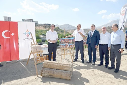 SASON&rsquo;A BAL M&Uuml;ZESİ VE ARICILIK EĞİTİM MERKEZİ