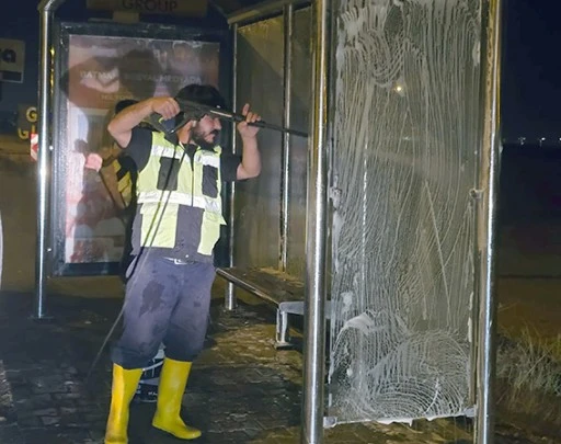 OTOB&Uuml;S DURAKLARI HİJYENİK HALE GETİRİLDİ