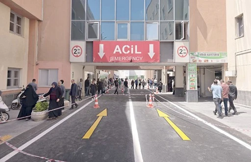 B&Ouml;LGE ACİL SERVİS YOLU ASFALTLANDI