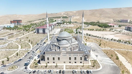 &Uuml;NİVERSİTE CAMİİ A&Ccedil;ILIŞ İ&Ccedil;İN G&Uuml;N SAYIYOR