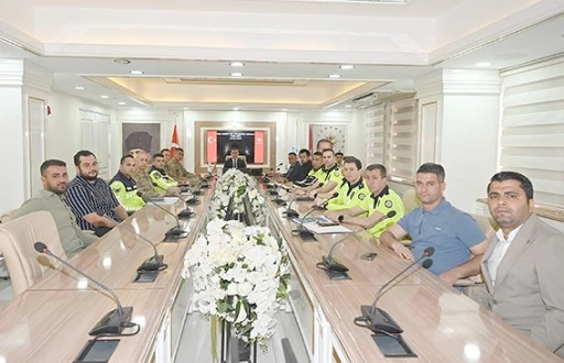 OSB YOLUNDAKİ TRAFİK G&Uuml;VENLİĞİ MASAYA YATIRILDI