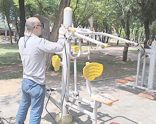 BELEDİYE, &Ccedil;OCUKLAR İ&Ccedil;İN SAHADAYDI