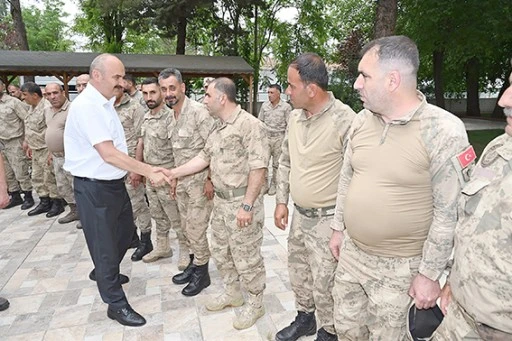 G&Uuml;VENLİK KORUCULARI YEMEKTE AĞIRLANDI