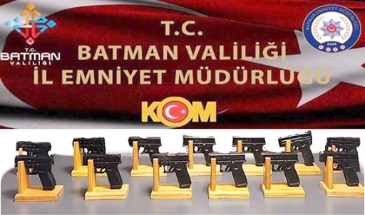 ÇOK SAYIDA RUHSATSIZ SİLAH ELE GEÇİRİLDİ