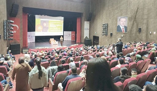 EBEVEYNLERE &lsquo;SINIR VAR, SİNİR YOK&rsquo; REHBERLİĞİ