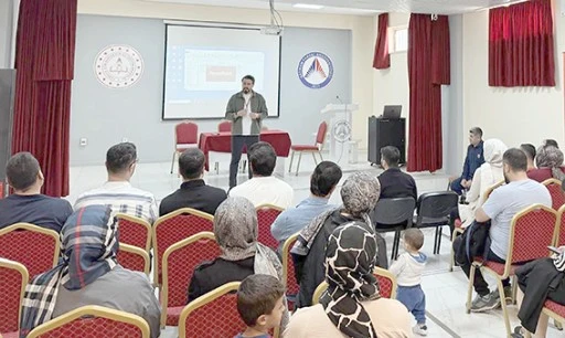 &Ouml;ĞRENCİLERE BAĞIMLILIKTAN KORUNMA EĞİTİMİ VERİLDİ