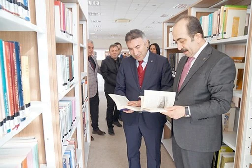 BAT&Uuml;&rsquo;DE 100. YIL KİTAPLIĞI A&Ccedil;ILDI