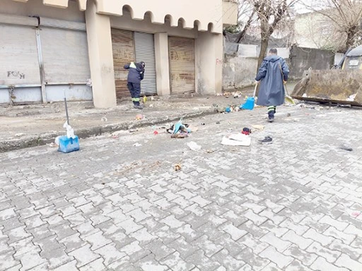 EVDEN 8,5 TON &Ccedil;&Ouml;P &Ccedil;IKTI, MAHALLELİ RAHAT BİR NEFES ALDI