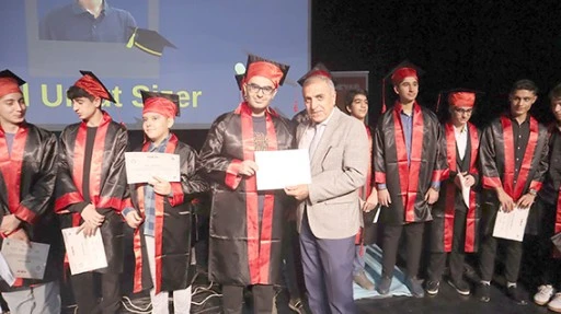 DENEYAP&rsquo;TA İLK D&Ouml;NEM MEZUNİYET HEYECANI