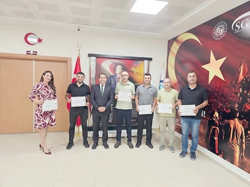 SGK&rsquo;DA &Uuml;ST&Uuml;N BAŞARI BELGELERİ SAHİPLERİNİ BULDU