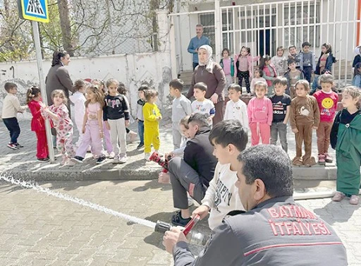 MİNİK İTFAİYECİLER GÖREV BAŞINDA!