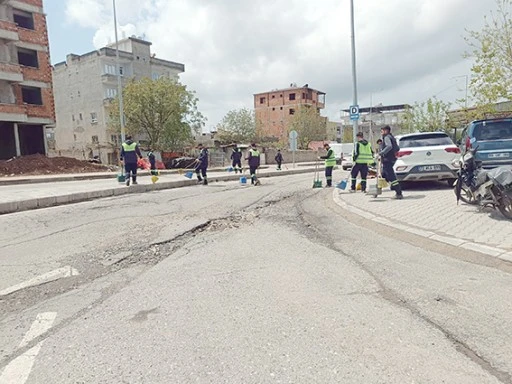 TEMİZLİK EKİPLERİ YAĞIŞI FIRSATA &Ccedil;EVİRDİ