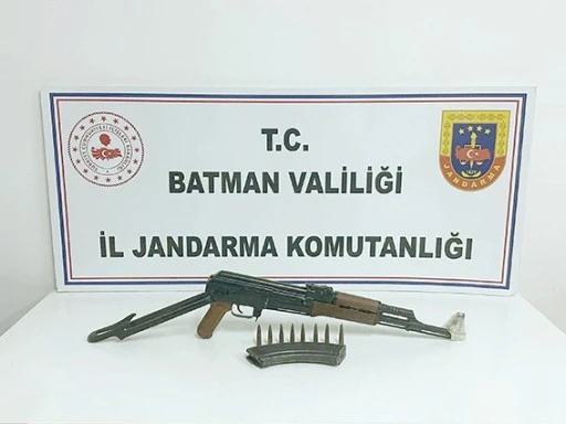 SİLAH KAÇAKÇILARINA SUÇÜSTÜ OPERASYONU
