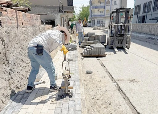 84 BİN METREKAREYİ AŞAN PARKE VE KALDIRIM &Ccedil;ALIŞMASI