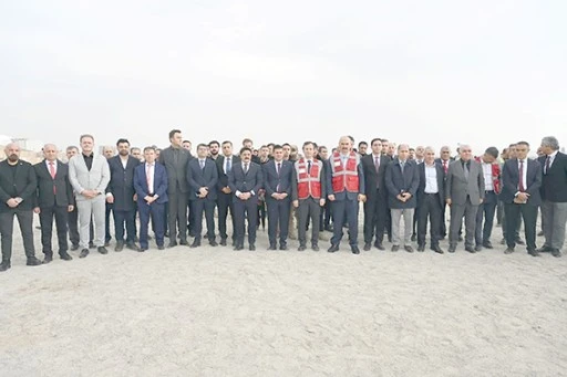 TÜRKİYE’NİN EN BÜYÜK PARKININ İLK ÇİVİSİ ÇAKILDI