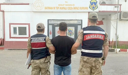 UYUŞTURUCU SU&Ccedil;UNDAN ARANAN H&Uuml;K&Uuml;ML&Uuml; JASAT TARAFINDAN YAKALANDI