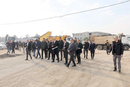 VALİ CANALP, ASFALT &Ccedil;ALIŞMALARINI İNCELEDİ