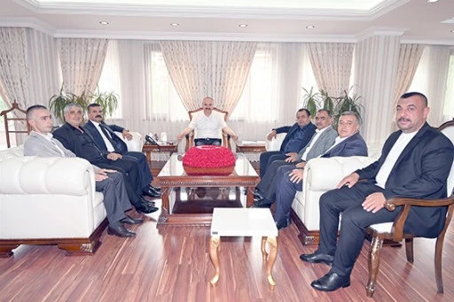 MUHTARLAR DERNEĞİ Y&Ouml;NETİMİNDEN&nbsp;VALİ CANALP&rsquo;A ZİYARET