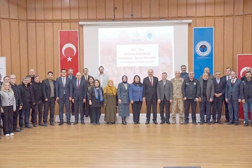 AKADEMİSYEN-&Ouml;ĞRENCİ BULUŞMALARI DEĞERLENDİRİLDİ