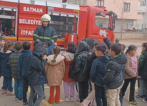 YANGINI KAHKAHAYLA S&Ouml;ND&Uuml;RD&Uuml;LER