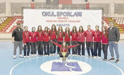 SPOR LİSESİ KIZ HENTBOL TAKIMI T&Uuml;RKİYE &Uuml;&Ccedil;&Uuml;NC&Uuml;S&Uuml; OLDU