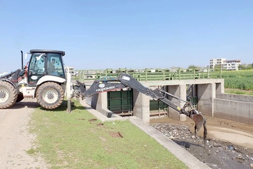 2 G&Uuml;NDE 12 KAMYON ATIK TAŞINDI, 50 TONLUK TEMİZLİK YAPILDI