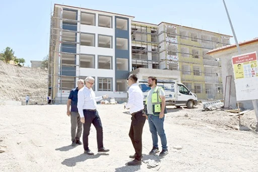 M&Uuml;D&Uuml;R CİĞER, OKUL İNŞAATLARINI İNCELEDİ
