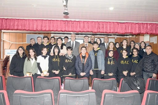 &Ouml;ĞRENCİLERE &lsquo;&Uuml;NİVERSİTEDE TIP EĞİTİMİ&rsquo; KONFERANSI VERİLDİ